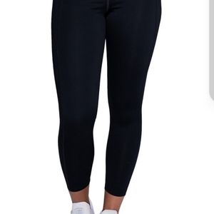 Never worn black Girlfriend Collective leggings sz S